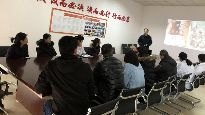 特斯特參加防火知識培訓